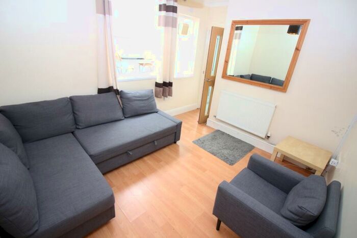 5 Bedroom Terraced House To Rent In Tewkesbury Place, Cathays, CF24