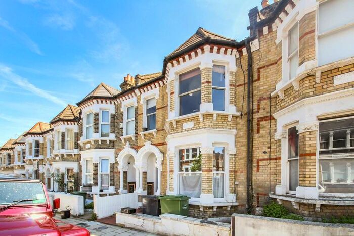 1 Bedroom Flat To Rent In Helix Road, London, SW2