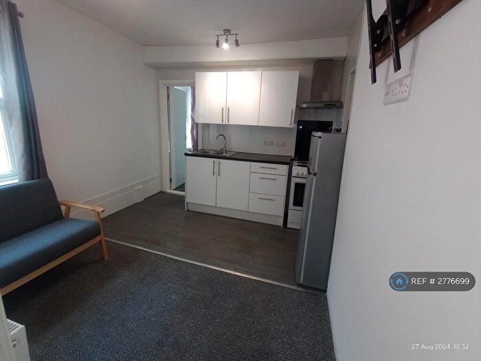 1 Bedroom Flat To Rent In Albert Road, Plymouth, PL2