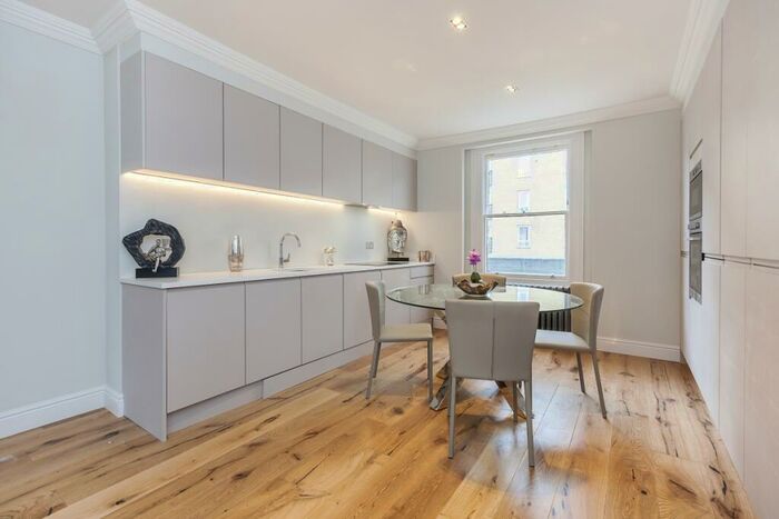 3 Bedroom Apartment To Rent In Essex Road London, N1