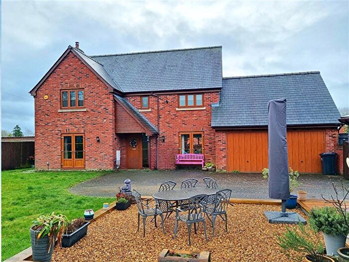 4 Bedroom Detached House For Sale In Yew Tree Close, Shobdon, Leominster, HR6