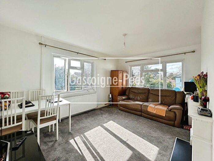 4 Bedroom Maisonette To Rent In Florida Court, Reading, RG1