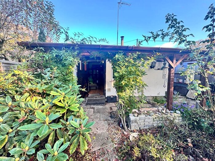 2 Bedroom Bungalow For Sale In Roughdown, Blackfield, Southampton, Hampshire, SO45