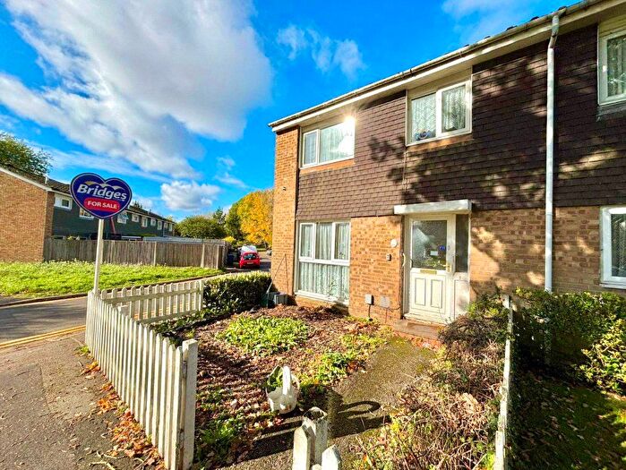3 Bedroom End Terrace House For Sale In Gilbert Road, Camberley, Surrey, GU16