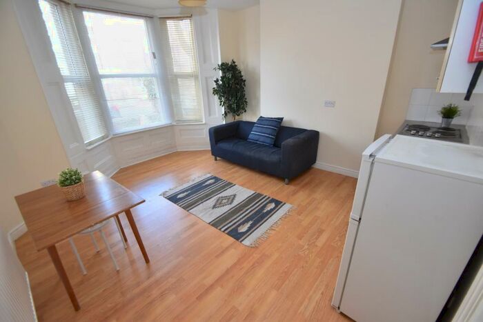 1 Bedroom Flat To Rent In Romilly Road, CF5