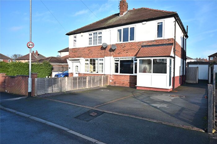3 Bedroom Semi Detached House For Sale In Kingston Gardens, Leeds, West Yorkshire, LS15