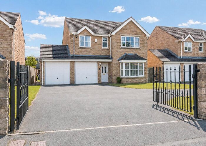 4 Bedroom Detached House For Sale In Cliffe Lane, Gomersal, Cleckheaton, West Yorkshire, BD19