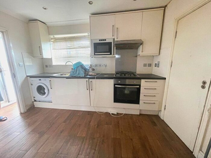 1 Bedroom Flat To Rent In The Broadway, Southall, UB1