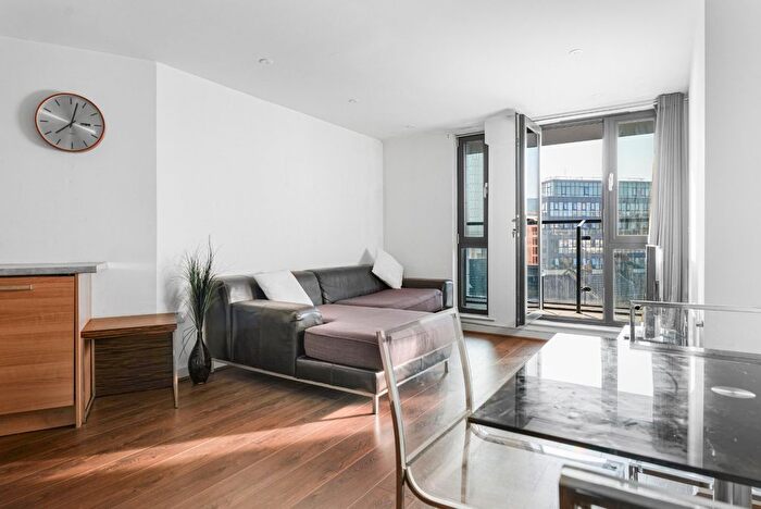 1 Bedroom Flat To Rent In Southwark Bridge Road, Waterloo, SE1