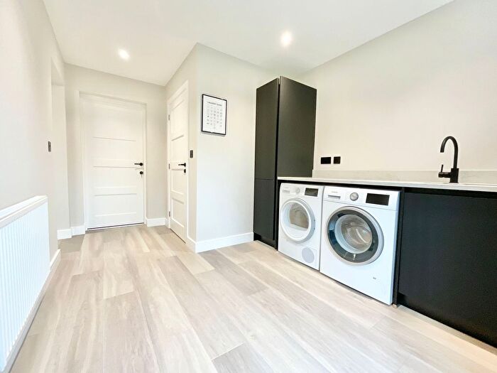 4 Bedroom Detached House For Sale In Tudor Close, Market Drayton, TF9