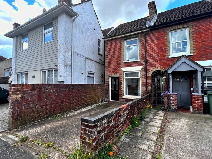 2 Bedroom Semi-Detached House To Rent In Gordon Road, Fareham, PO16