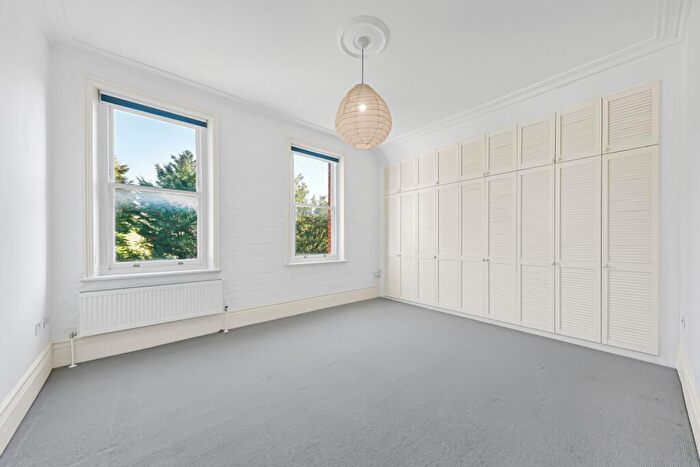 2 Bedroom Flat To Rent In Frognal, Hampstead, NW3