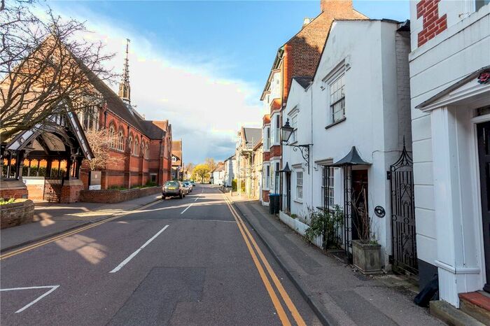 1 Bedroom End Of Terrace House To Rent In Castle Street, Berkhamsted, Herts, HP4