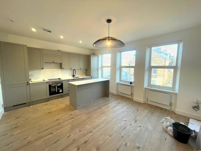 4 Bedroom Flat To Rent In Glebe Road, Crouch End, N8