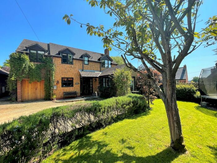 4 Bedroom Detached House For Sale In Hill Road, Lower Boddington, NN11