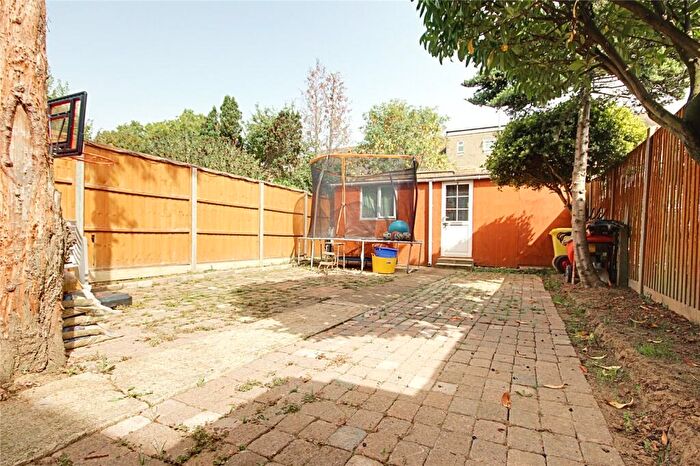 3 Bedroom Terraced House To Rent In Kempe Road, Enfield, EN1