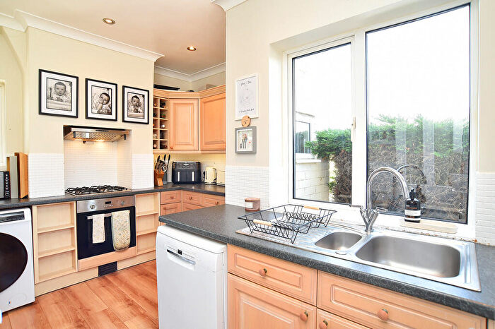 3 Bedroom End Of Terrace House For Sale In Kingsley Park Road, Harrogate, HG1