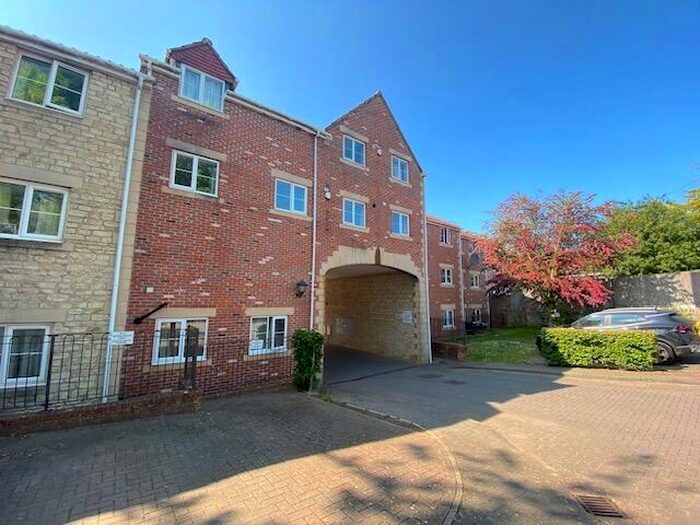 2 Bedroom Flat To Rent In Midsomer Norton, Radstock, BA3