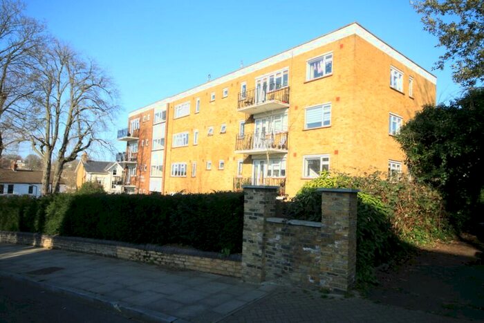 2 Bedroom Flat To Rent In Drewery Court, The Glebe, London, SE3