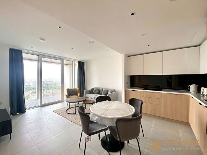 2 Bedroom Flat To Rent In Bouchon Point, The Silk District, E1