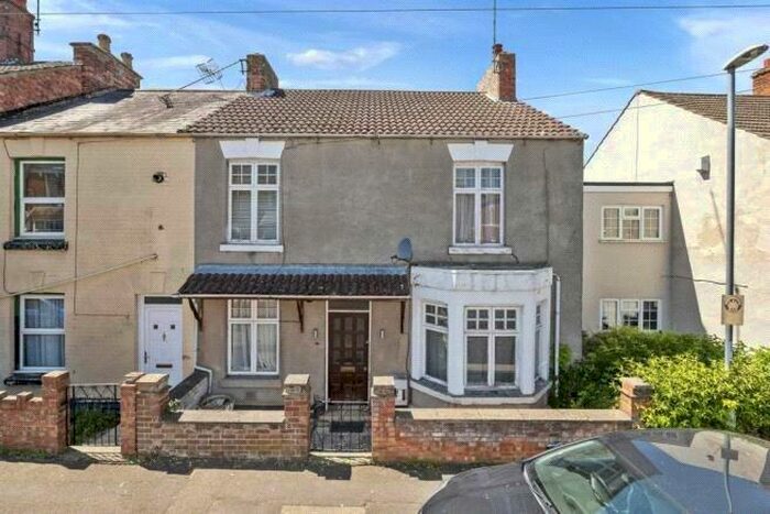 3 Bedroom End Of Terrace House To Rent In Union Street, Kettering, NN16