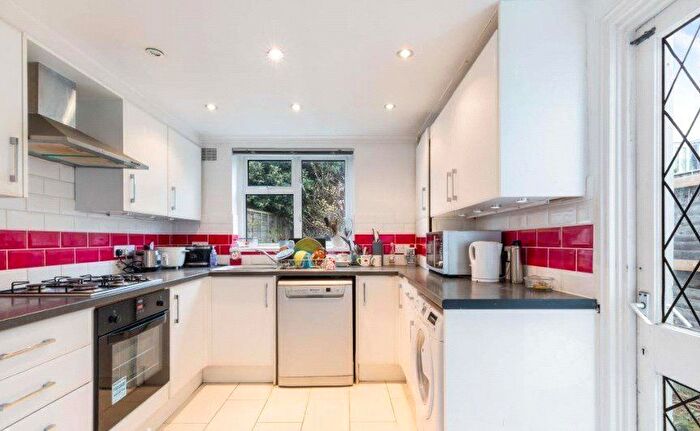 3 Bedroom Terraced House To Rent In Blackshaw Road, Tooting, SW17