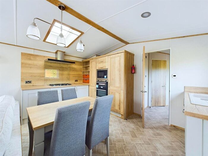 2 Bedroom Chalet For Sale In Woodthorpe Leisure Park, Woodthorpe, Alford, LN13