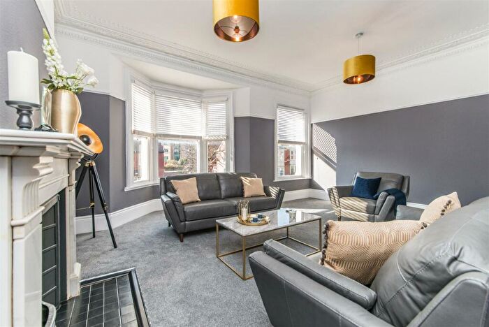 2 Bedroom Apartment To Rent In St George's Terrace, Jesmond, Newcastle Upon Tyne, NE2