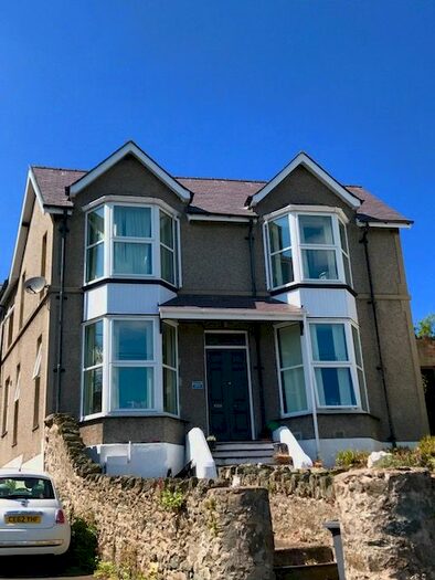 2 Bedroom Flat To Rent In Hill Street, Menai Bridge LL59