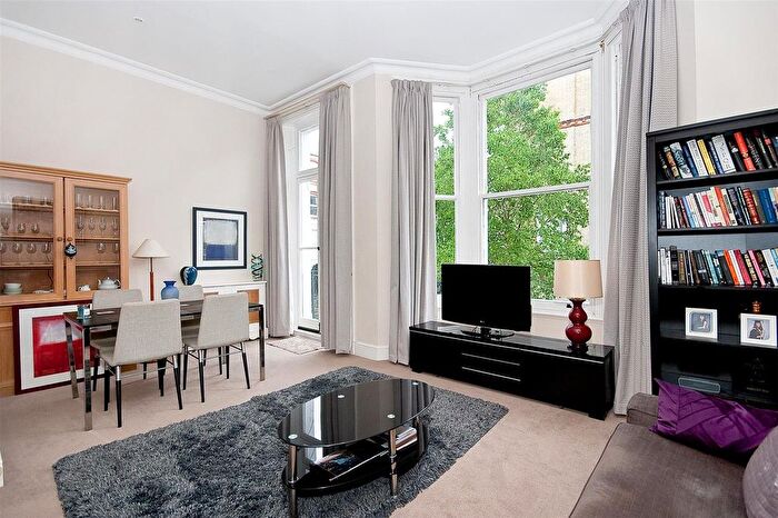 2 Bedroom Flat For Sale In Cheniston Gardens, London, W8