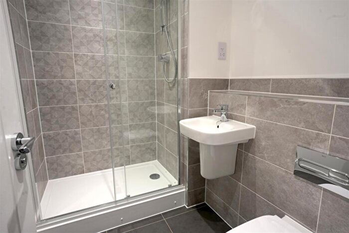 2 Bedroom Flat For Sale In Newlands Place, Seaford, BN25