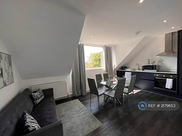 2 Bedroom Flat To Rent In C Finchley Road, London, NW11