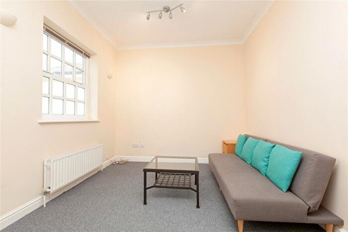 1 Bedroom Flat To Rent In Barnsbury Park, Islington, N1