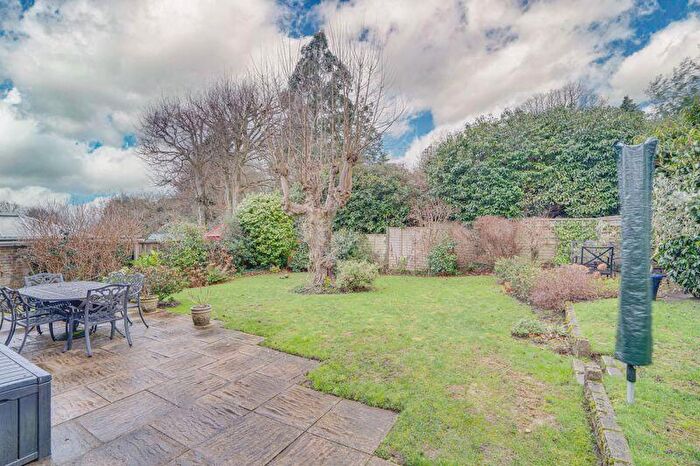 4 Bedroom Detached House For Sale In St. Pauls Road, Sarisbury Green, SO31