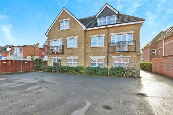 2 Bedroom Apartment For Sale In Westby Road, Bournemouth, BH5