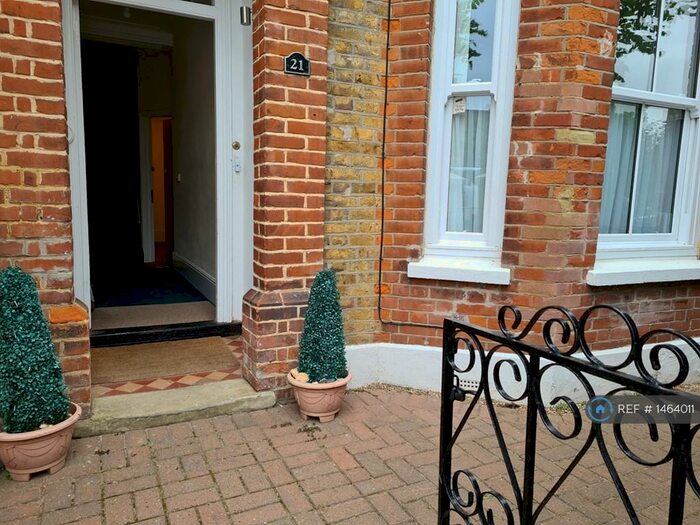 2 Bedroom Flat To Rent In Brunswick Square, Herne Bay, CT6