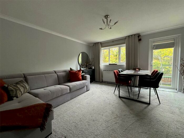 2 Bedroom Maisonette To Rent In Vellum Drive, Carshalton, Surrey, SM5