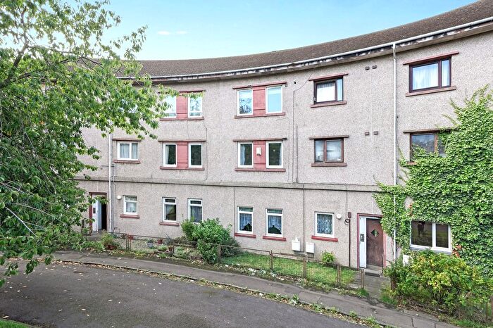 2 Bedroom Flat For Sale In / West Pilton Rise, Pilton, Edinburgh, EH4