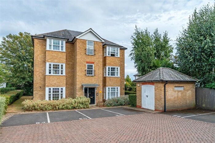 2 Bedroom Flat For Sale In Fennel Close, Maidstone, ME16