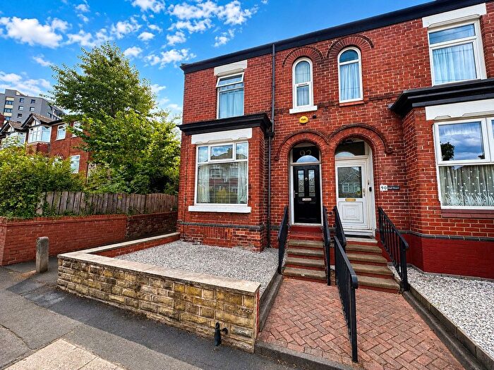 3 Bedroom End Of Terrace House For Sale In Hall Street, Stockport, Cheshire, SK1