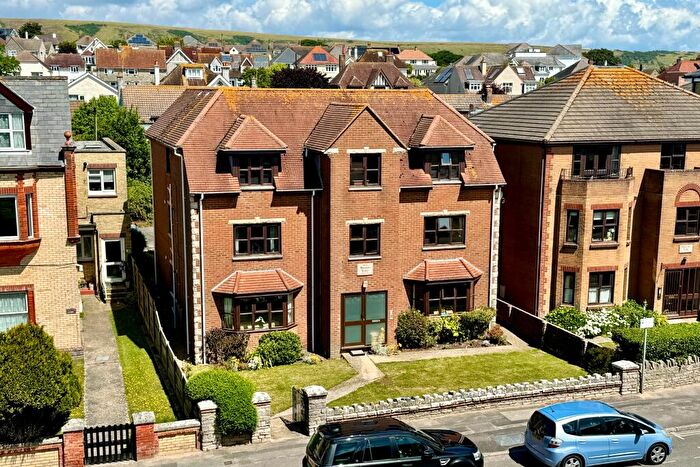 2 Bedroom Flat For Sale In Victoria Avenue, Swanage, BH19
