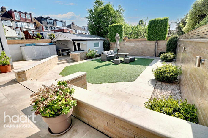 4 Bedroom Semi-Detached House For Sale In Chadacre Avenue, Clayhall, IG5