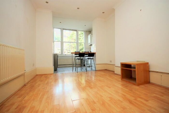 1 Bedroom Flat To Rent In Benwell Road, Islington, N7