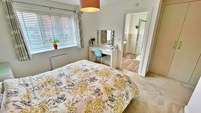 5 Bedroom Detached House For Sale In Field Avenue, Saxilby, Lincoln, LN1