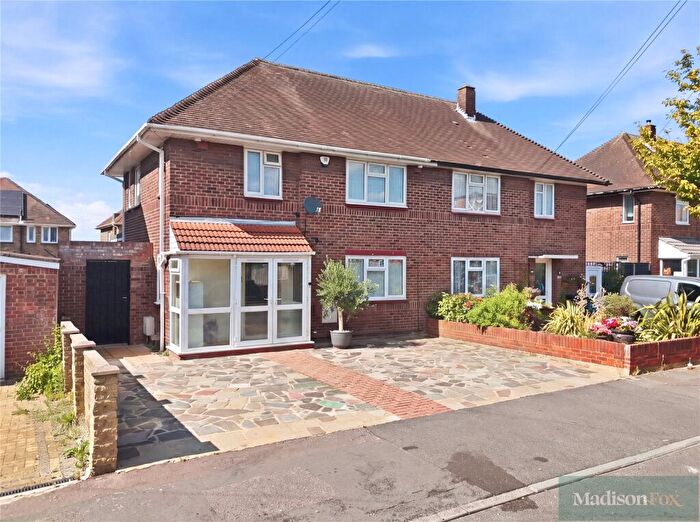 3 Bedroom Semi-Detached House For Sale In Leyswood Drive, Ilford, IG2