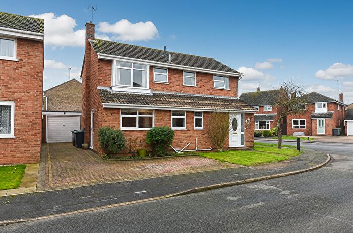 4 Bedroom Detached House For Sale In Saxon Close, Sawtry, PE28