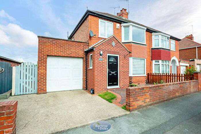 3 Bedroom Semi-Detached House For Sale In Mount Avenue, Worksop, S81