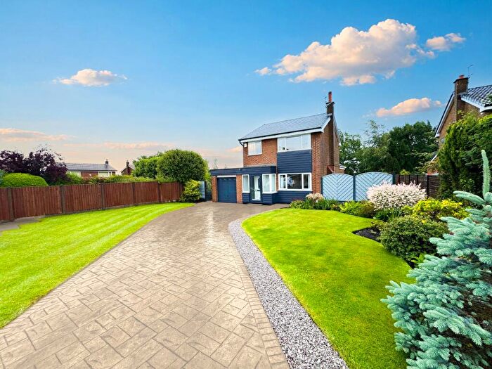 3 Bedroom Detached House For Sale In Ribbleton Close, Seddons Farm, Bury, BL8