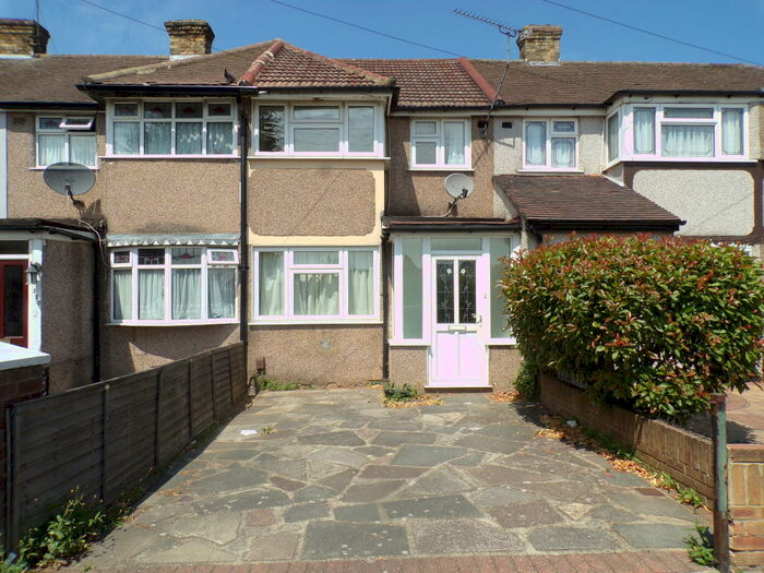 2 Bedroom House To Rent In Diban Avenue, Hornchurch, RM12
