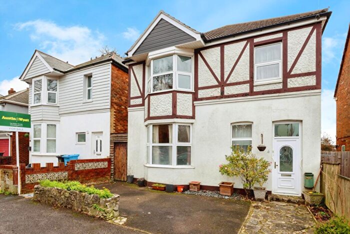 4 Bedroom Detached House For Sale In Kipling Road, Poole, Dorset, BH14